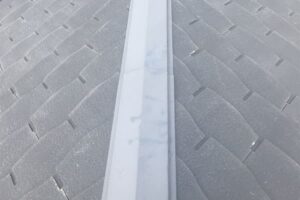 アスベスト入りスレート屋根にカバー工法しても大丈夫なの？