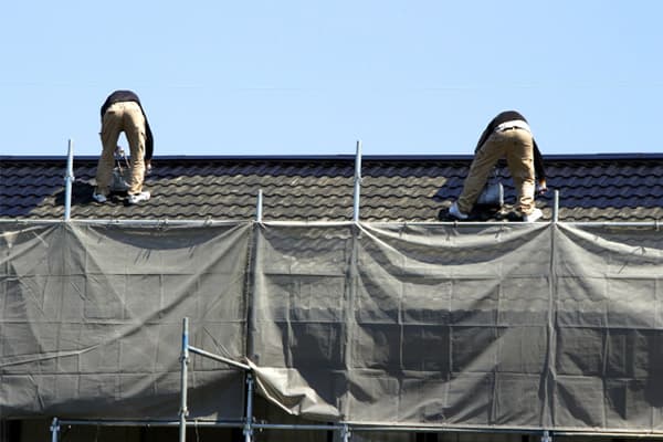 屋根修理や屋根塗装に足場は必要？理由やメリットを解説