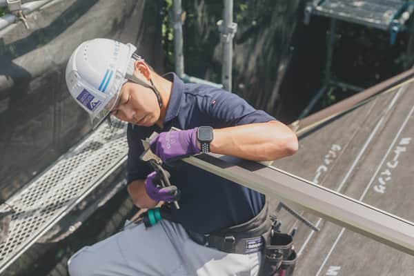 横浜の雨漏り修理・屋根修理業者、エフ・エス屋根の職人について