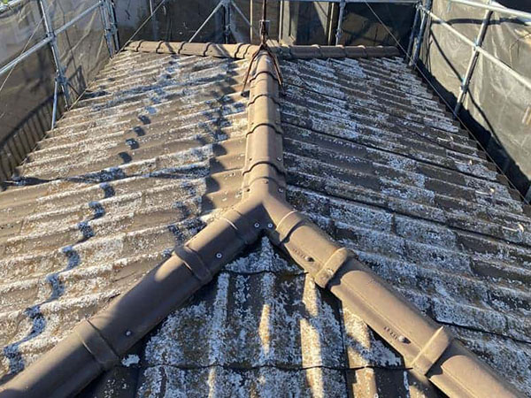 劣化したセメント屋根