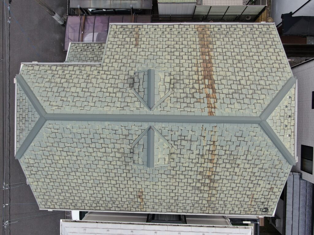 横浜市港北区にて雨漏り修理による屋根葺き替え・外壁塗装 施工前