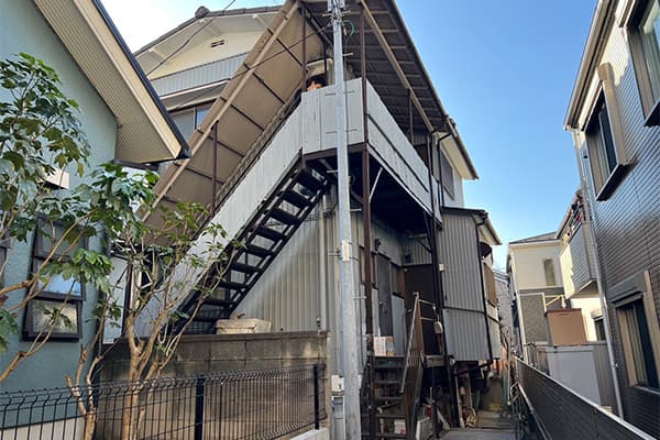 横浜市鶴見区鉄骨階段補修塗装工事前