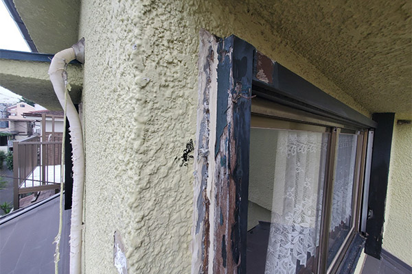 二階木製サッシの修理前