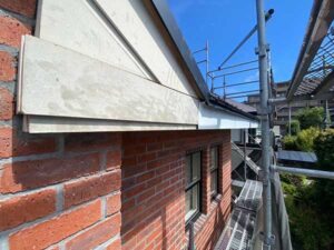 破風板金巻き