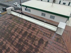 港南区屋根カバー工法施工前
