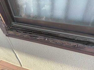 雨漏りしていた木製サッシ枠