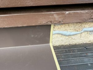 雨押え板金の施工