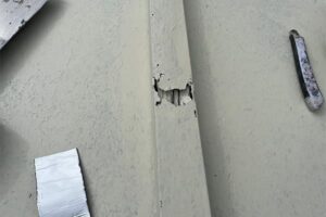 屋根の破損個所