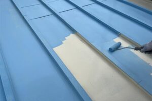 屋根塗装中塗り