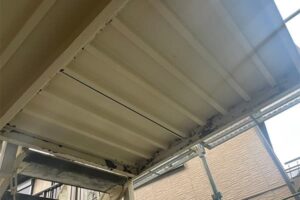 横浜市磯子区アパート鉄骨階段塗装工事前