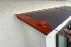 庇の錆止め塗装