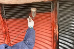 雨戸の錆止め塗装