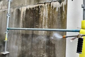 コンクリート部分高圧洗浄