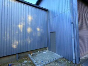 倉庫外壁部分補修完工