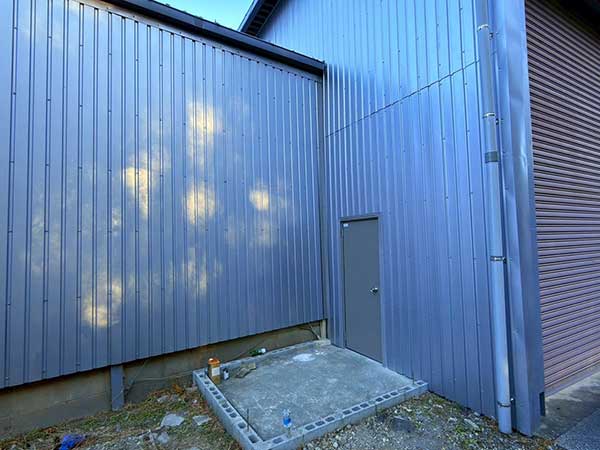 倉庫外壁部分補修完工