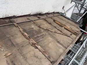 既存屋根の撤去