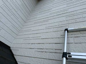横浜市港南区外壁塗装施工前（塗装の剥がれ）